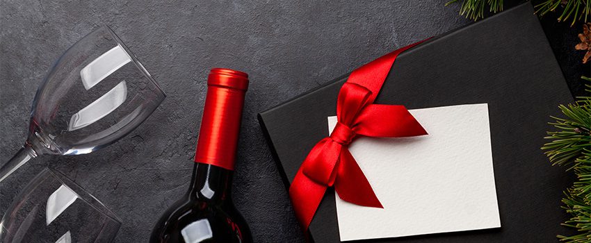 Read more about the article The Best Wine Gifts to Give This Holiday Season